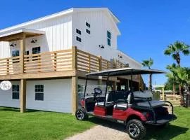 Pelican Beach House with 6-seater Golf Cart and private POOL!