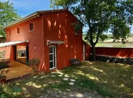 Maison au bord d'une voie douce