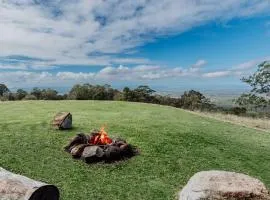 Acreage property, pet friendly, outdoor campfire