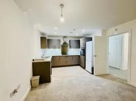 Brand New Modern 2 bedroom Flat Near City Centre