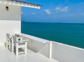 Peaceful Hideaway with Stunning View Beach Access – hotel w mieście Mae Nam