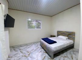 Alojamiento, hotel di Nueva Loja