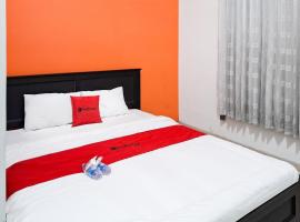 RedDoorz Syariah at Harmoni near Alun Alun Kudus, hotel em Kudus