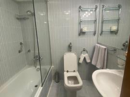 tarot and tamr and sun rise nile cruises, hotel u gradu Luxor