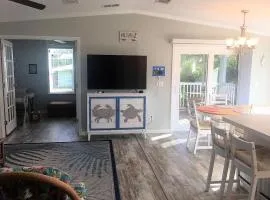 Dolphins Retreat! Waterfront, Pier, Close to beach