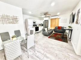 Campo Rd 2BR 1BA | Near Zoo & Downtown SD, hotel u gradu 'Spring Valley'