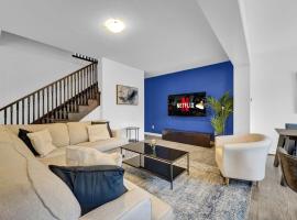 Brand New 2Storey and Ping Pong with 65 inch TV, hótel í Kitchener