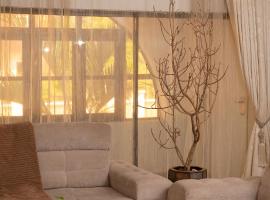 아부자에 위치한 호텔 TWC apartment