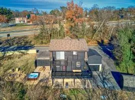 The Black Log Cabin - Hot Tub & Game Room