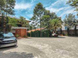 C Family Hotel, khách sạn ở Citeureup 1