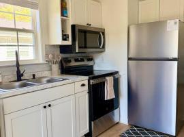 Peace Unit I-95 Hospital -JCC- Park Splash Pad-Work Truck Parking- Long Stays-Outlets, viešbutis mieste Smitfildas