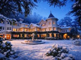 Woodville Palace Shimla ( A Heritage property since 1938 ), hotel v destinácii Shimla