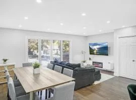 Luxury Estate Renovated with 5 BD and 65 inch TV