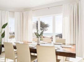 Bright Cayucos Bungalow Steps to Beach Pier 3BR w Shared Firepit Lounge, hotel v destinácii Cayucos