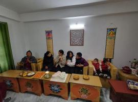 Namgaling homestay Yuksam, hotel v mestu Gyalzing