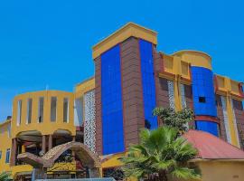 Kamwe K HOTEL, hotell i Kasese