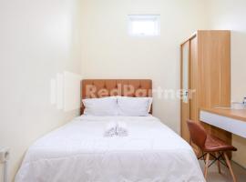 Nawasena Homey Syariah near Bandara Adisucipto 4 Mitra RedDoorz, hotel en Potrojayan