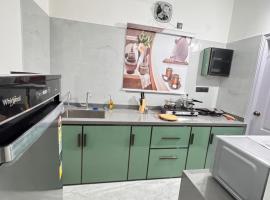 Lakshaura Service Apartment, hotell i Hyderabad
