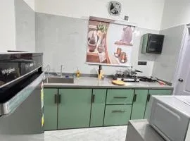 Lakshaura Service Apartment