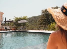 Domaine du PIAOU "chambres & table d'hôte", Hotel in Le Val