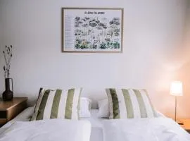 Eldá Guesthouse Rooms with private bathroom