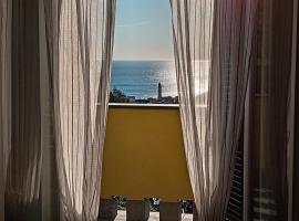 Vento di Mare - Tramontana con piscina, hótel í Moneglia