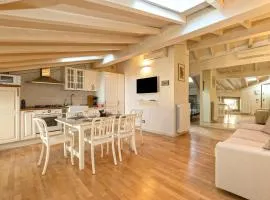Historic Charm with Exposed Beams AC in Bergamo