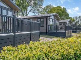 Hawkchurch Resort And Spa