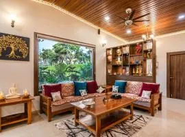 Leo's den farmhouse by ELIVAAS