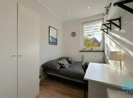 Batory Room - Peaceful Retreat, 10 Minutes to Gdańsk Old Town & Seaside