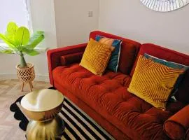 #124 Coastal Home - 5 mins to National Museum of the Royal Navy Hartlepool - Sleeps 12- " Perfect for contractors and Families - Free street parking"