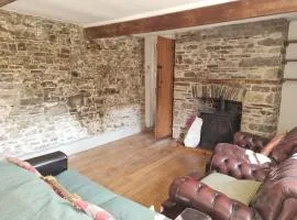 Quaint Orchard Cottage