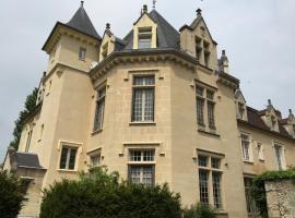 Le Castel Ecossais, hotel v destinácii Senlis