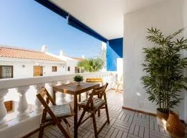 Jasmine Apartment - Heated Pool & Cozy Patio