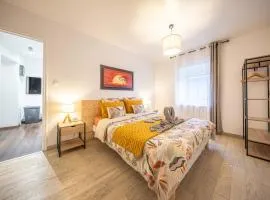 Bel appartement rénové avec de beaux volumes