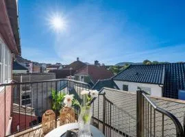 Toppleilighet på Sandviken med balkong