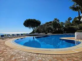 Three bedroom apartment La Mairena Elviria