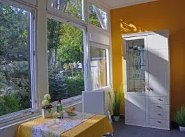 Ruhige FeWo mit Strandkorb, Villa Stranddistel, Binz