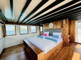 Boat Open Trip Komodo, hotel di Ketewel