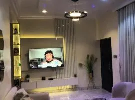 Modern Luxury 2-Bedroom Apartment