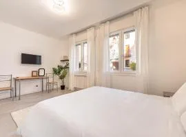 Free Parking and 4 bedrooms by Antoleo