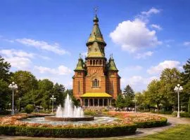 Designer Stay - City Views in the Heart of Town