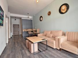 Luxury Design Mountain Suite with Private Panorama Balcony, hotel i Tsaghkadzor