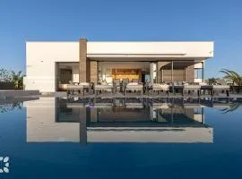 Villa Carrera by Abahana Villas