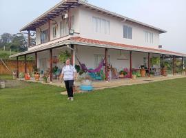 Mi tierra prometida, hotel din Páramo