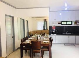 A Unique and Cozy WholeHouse in Babak Samal Island, hotell i Samal