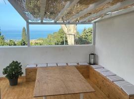 Dream on the Blue House, hotel a Valderice