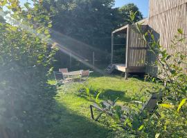 Adorable tiny-house – hotel w mieście Saubion