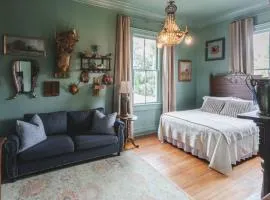 The Gilded Lady- The Gentleman's Room