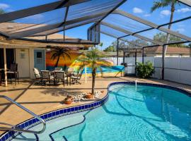 Family & Pet Friendly Bradenton House - Heated Pool -Hot Tub -EV Chrger-Near Beaches, hotel v destinaci Bradenton